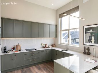 4 Bed House, Cabinteely, Dublin 18 - Image 5