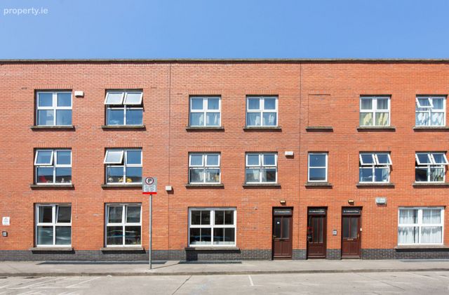 17 Catherine's Close, Carman's Hall, The Coombe, Dublin 8 - Click to view photos