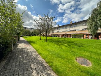 74 Milltown Avenue, Mount Saint Annes, Milltown, Dublin 6 - Image 2