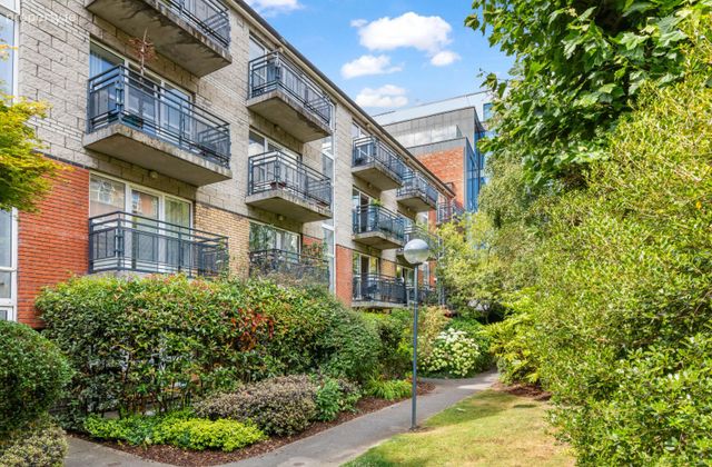 Apartment 83, Windmill Lane Apartments, Dublin 2 - Click to view photos