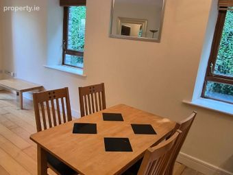 27 Douglas House, Maryborough Hill, Rochestown, Co. Cork - Image 4