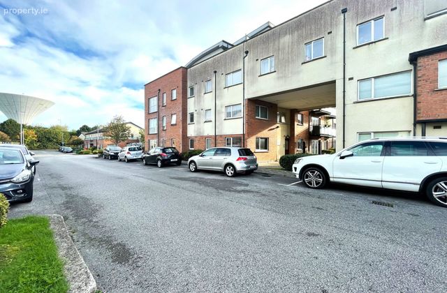 Mayeston Square, Finglas, Dublin 11, Finglas, Dublin 11 - Click to view photos