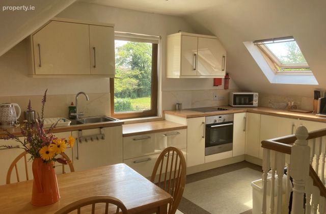 Batterstown, Dunboyne, Co. Meath - Click to view photos