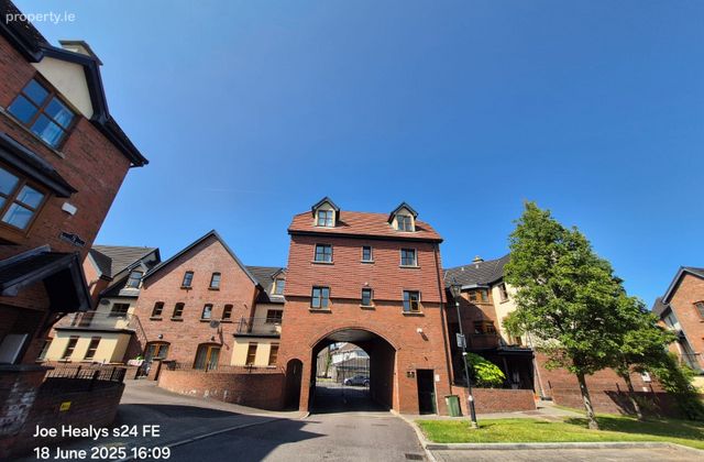 7a Rochelle Court, Old Blackrock Road, Ballinlough, Co. Cork - Click to view photos