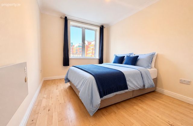 Fasnet, Custom House Harbour Apartments, IFSC, Dublin 1 - Click to view photos