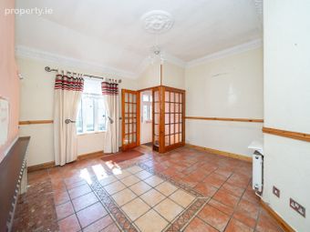 14 Gray Square, The Coombe, Dublin 8 - Image 3