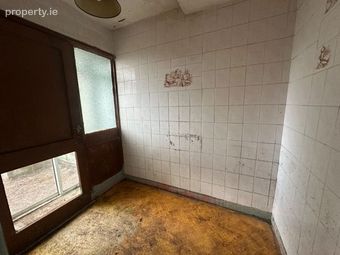13 Springfield Park, Cobh, Cobh, Co. Cork - Image 5