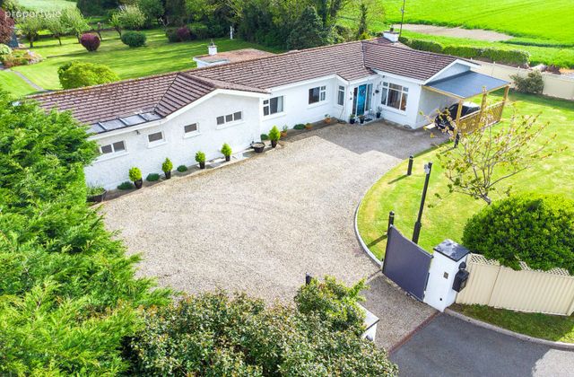 Lissadell, Riverstown, Ardee, Co. Louth - Click to view photos