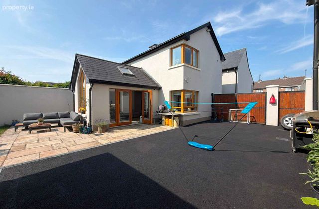 Highfield House, Ballymakenny Road, Drogheda, Co. Louth - Click to view photos