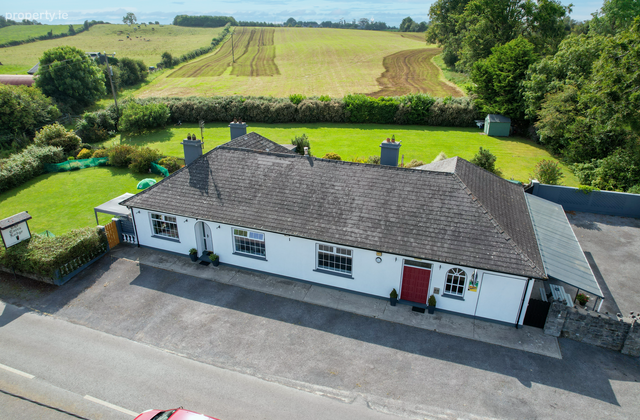 Carra Lodge, Carrownacon, Co. Mayo - Click to view photos