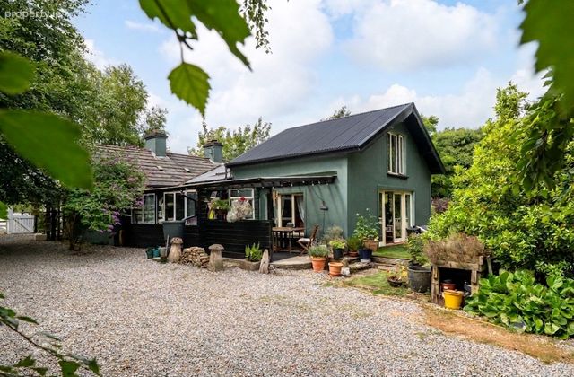 'hilbre', Wingfield, Ballingarry, Roscrea, Co. Tipperary - Click to view photos
