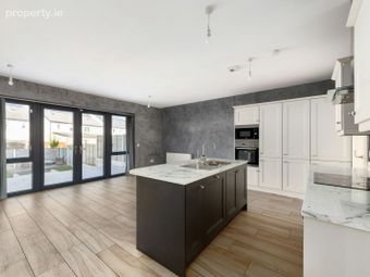 47 Hollywoodrath Crescent, Hollystown, Dublin 15 - Image 3
