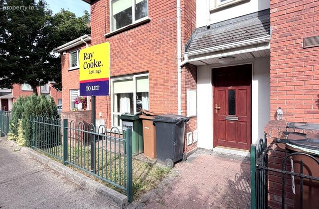 Castlecurragh Heath, Mulhuddart, Dublin 15, Mulhuddart, Dublin 15 - Click to view photos