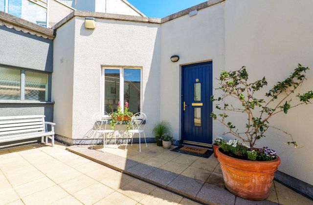 Apartment 18, Fairgreen House, Fairgreen Road, Galway City Centre, Co. Galway - Click to view photos