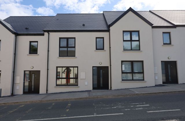 3 Rae An Mhionnain, Minane Bridge, Co. Cork - Click to view photos