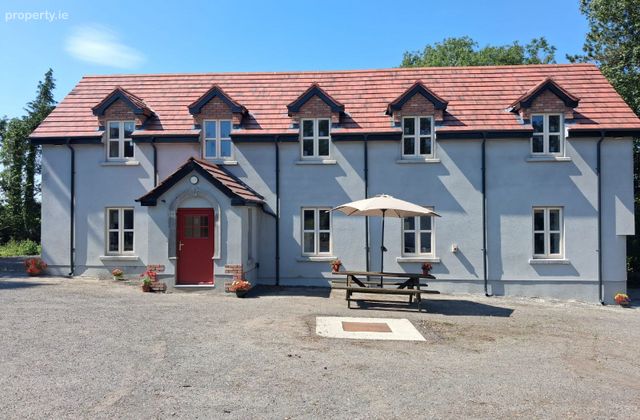 Clara, Tullamore, Co. Offaly - Click to view photos
