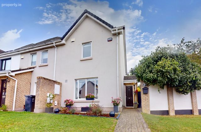 2 Chapel Farm Close ( Plus Attic Conversion), Lusk, Co. Dublin - Click to view photos
