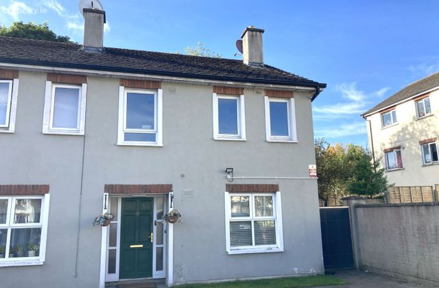 18 Croke Gardens, Thurles, Co. Tipperary - Click to view photos