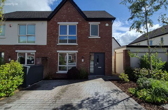 Whitethorn Lawn, Naas, Naas, Co. Kildare - Click to view photos