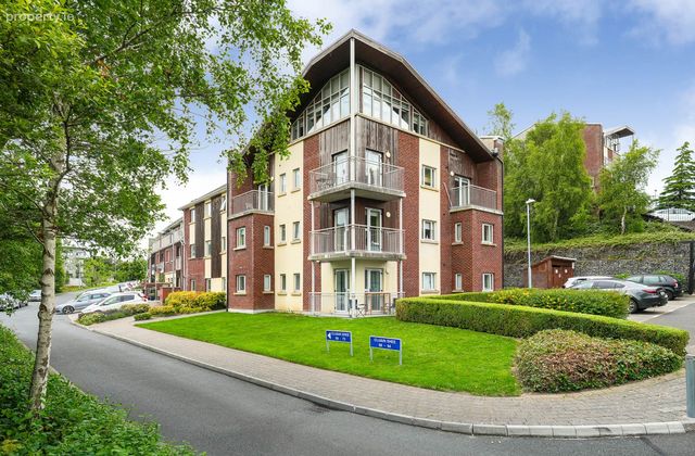 94 Cluain Shee, Aiken`s Village, Sandyford, Dublin 18, Co. Dublin, Sandyford, Dublin 18 - Click to view photos