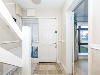 38 Huntstown Rise, Mulhuddart, Huntstown, Dublin 15 - Image 2