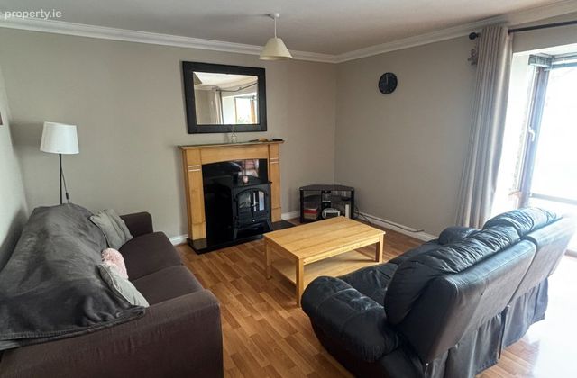 Sli Na Riogh, Kilcullen Road, Naas, Co. Kildare - Click to view photos