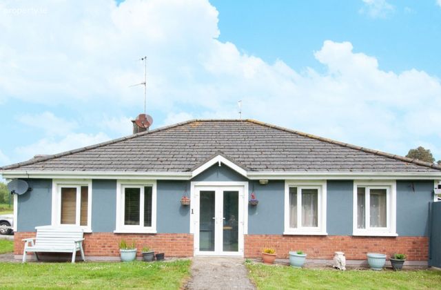 1 Riverchapel Glen, Riverchapel, Co. Wexford - Click to view photos