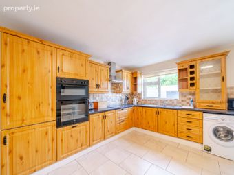 113 Springfield Court, Castlebar, Castlebar, Co. Mayo - Image 3