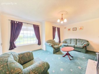 28 Knights Park, Castlebar, Castlebar, Co. Mayo - Image 5