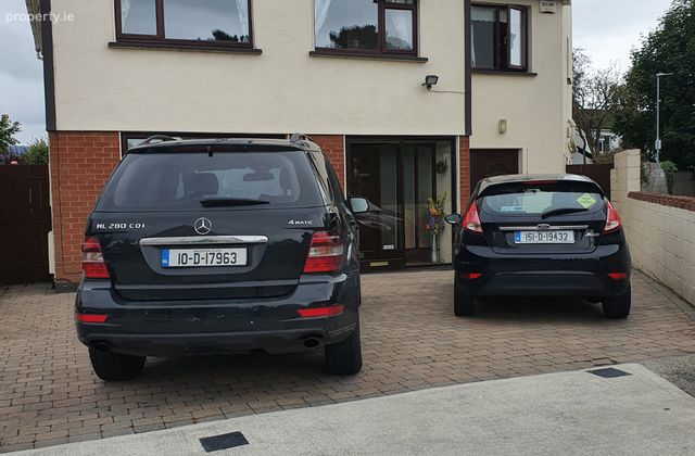 19a Green Acre Ct, Firhouse Rd. Templeogue, Knocklyon, Dublin 16 - Click to view photos
