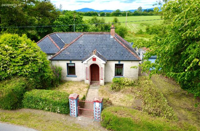 Pioneer Cottage, Chapel Road, Dromiskin, Co. Louth - Click to view photos