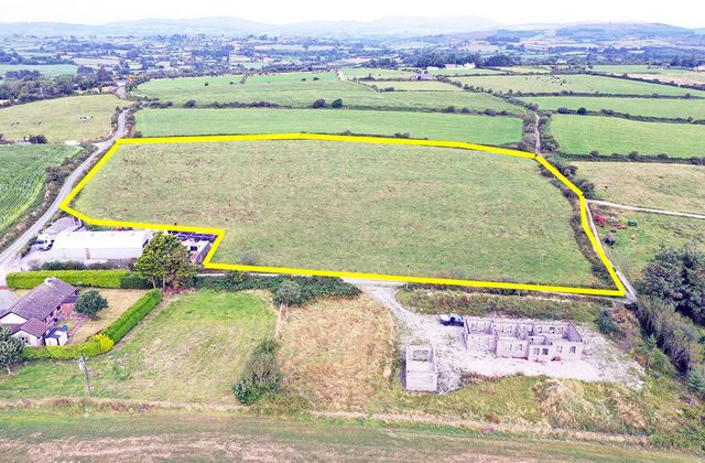 Jimmy's Field, Rearahinagh, Drimoleague, Co. Cork - Click to view photos