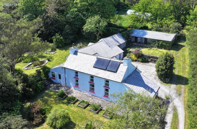 Maryswood, Dooneen, Castletownshend, Co. Cork - Click to view photos