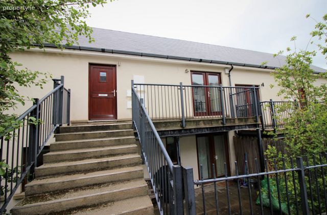 The Green, Robswall, Malahide, Co. Dublin - Click to view photos