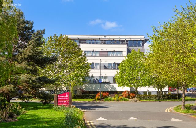Apartment 17, Le Hunt House, Cabinteely, Dublin 18 - Click to view photos