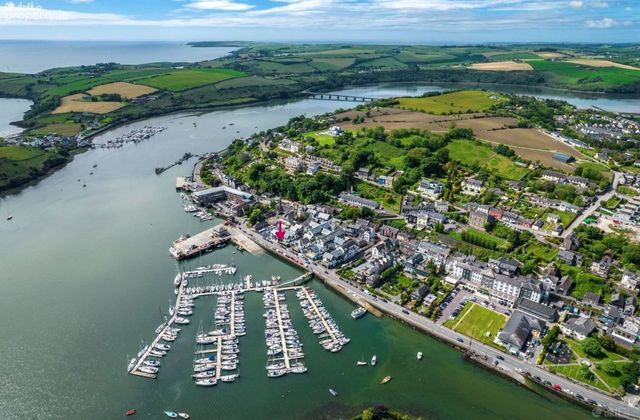 60 Shearwater, Pier Road, Kinsale, Co. Cork - Click to view photos
