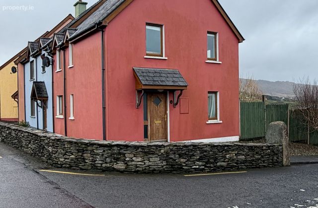1 Eyeries, Beara, Co. Cork - Click to view photos