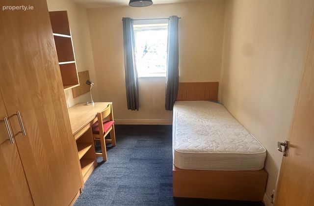 Apartment 21, Room A, Schoolhouse Court, Santry, Dublin 9 - Click to view photos