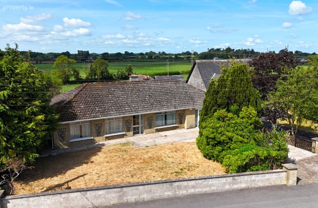 Buttevant Road, Charleville, Co. Cork, Charleville, Co. Cork - Click to view photos