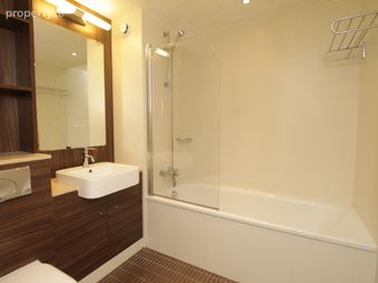 Short Term Let, Wyckham Point, Dundrum, Dublin 16 - Image 4
