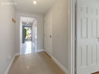 8 Cluain Cairn, Station Road, Carrigtwohill, Co. Cork - Image 3