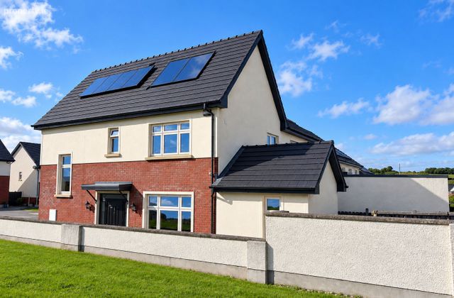 16 The Willows, Janeville, Carrigaline, Co. Cork - Click to view photos