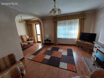 15 Mc Intosh Park, Dun Laoghaire, Co. Dublin, Cabinteely, Dublin 18 - Image 3