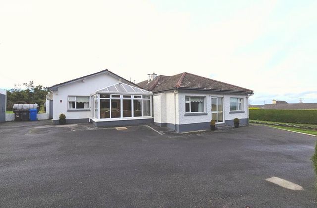 Ballymurray, Roscommon, Co. Roscommon, Bracknagh, Co. Roscommon - Click to view photos