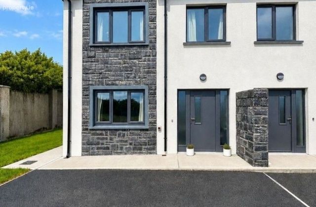 43 Ard Rua Meadows, Claremorris, Claremorris, Co. Mayo - Click to view photos