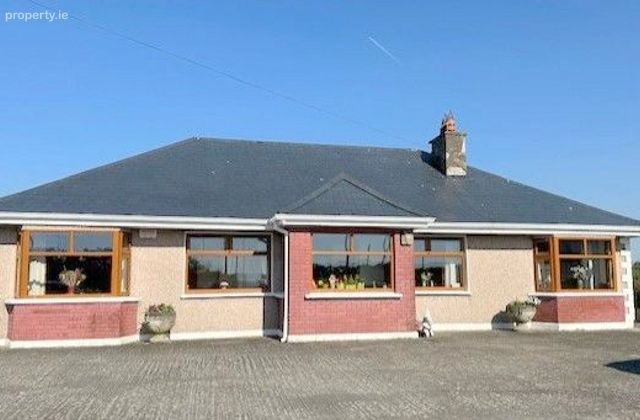 Thurles Road, Littleton, Thurles, Co. Tipperary - Click to view photos