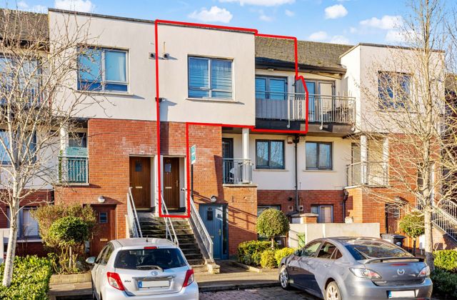 39 Rosse Court Terrace, Lucan, Co. Dublin - Click to view photos