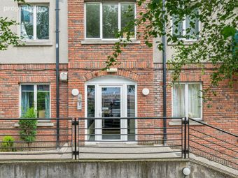 28 Joyce House West, Viking Harbour Apartments, Dublin 8 - Image 2