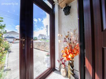42 Montrose Crescent, Artane, Dublin 5, Co. Dublin, Artane, Dublin 5 - Image 2