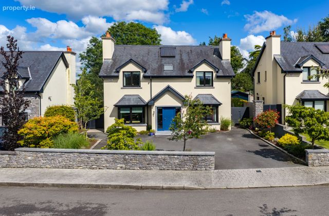24 Mitchell's Court, Kerry Pike, Co. Cork - Click to view photos